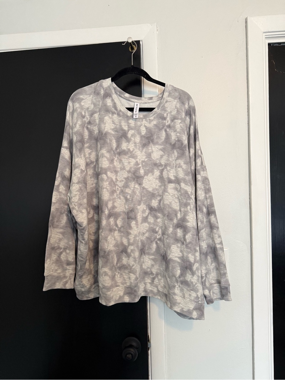 Athleta Light Gray Tie-Dye Pullover Sweatshirt
